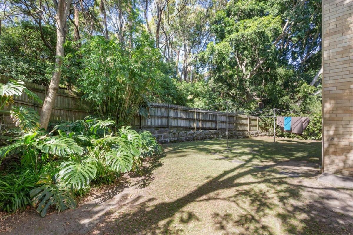 Unit With Balcony Backyard And Parking Near Shops Apartment Sydney