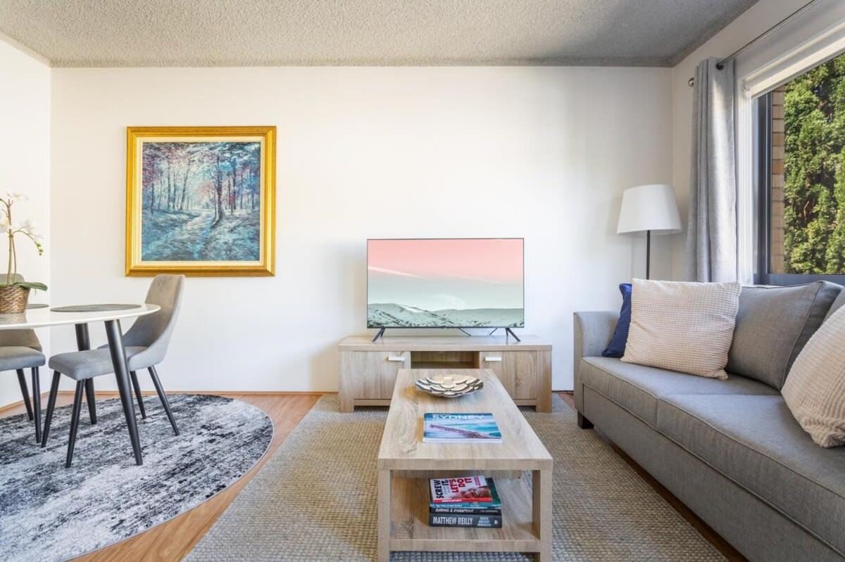 Unit With Balcony Backyard And Parking Near Shops Apartment